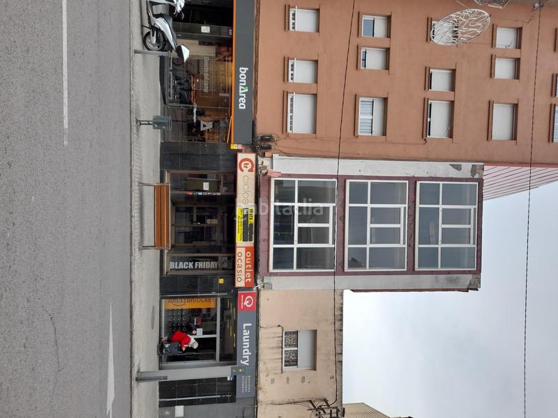 Foto 95f93dd1-febd-4c36-b7cb-db2b50b290dd. Local comercial en barcelona de 628 edificio en venta con ascensor en Sabadell