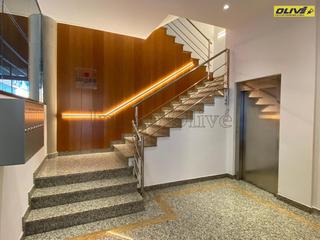 Lloguer Local Comercial  Carrer ample. Local en primera planta  alquiler palafrugell