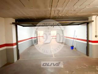 Miete Autoparkplatz  De la pau. En alquiler plaza de parking con trastero