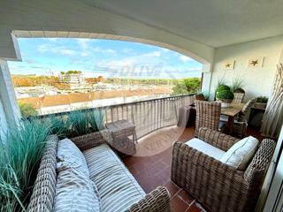 Pis  Carrer punta prima. Dúplex con licencia turística, vistas al puerto y a 2 minutos de