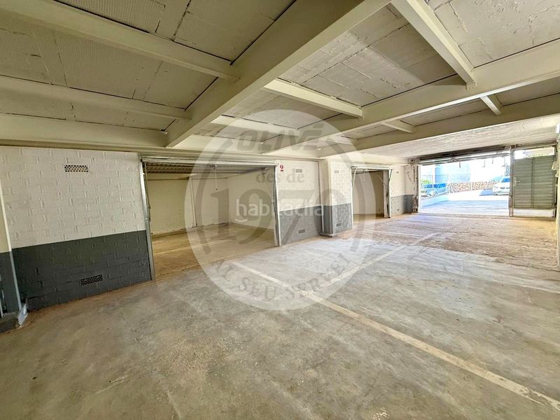 Foto f82b8f5a-e8c2-4225-bb36-da4dc186d007. Aparcament cotxe a Fenals Platja d´Aro