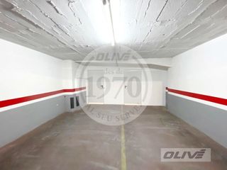 Lloguer Local Comercial  De la pau. Alquiler box cerrado