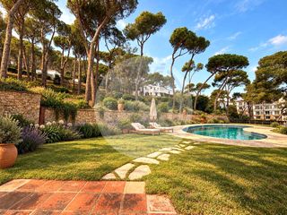 Masía  Calle de la perica. Villa histórica en primera línea de mar en tamariu