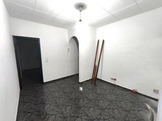 Appartement  Carrer de sigüenza. Piso de 50 m² 2 hab (1 doble) calle siguenza (metro a 5 minutos)