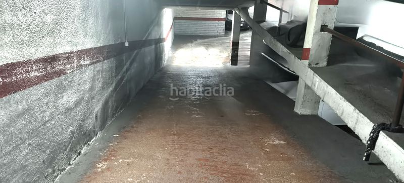 Foto 3cd7a4ac-0ca2-4f37-b136-54bd57dbbf7c. Aparcament cotxe a El Camp de l´Arpa del Clot Barcelona