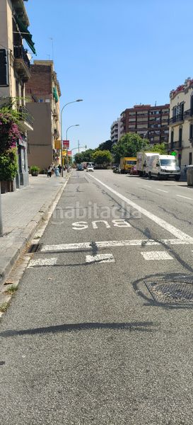 Foto bb721075-2235-4e9a-adee-f82365c80e09. Aparcament cotxe a El Camp de l´Arpa del Clot Barcelona