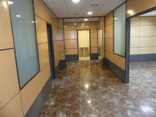 Local Comercial  Sanchis  bergon. Local  en  planta  baja