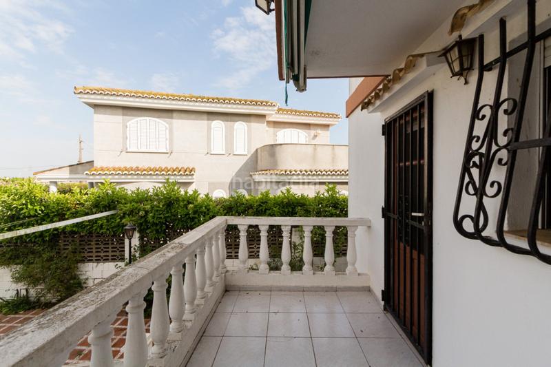 Foto cccd6090-b7e5-4f17-9125-b4cf5f2cd3b7. Maison jumelée avec parking dans Mareny Blau Sueca