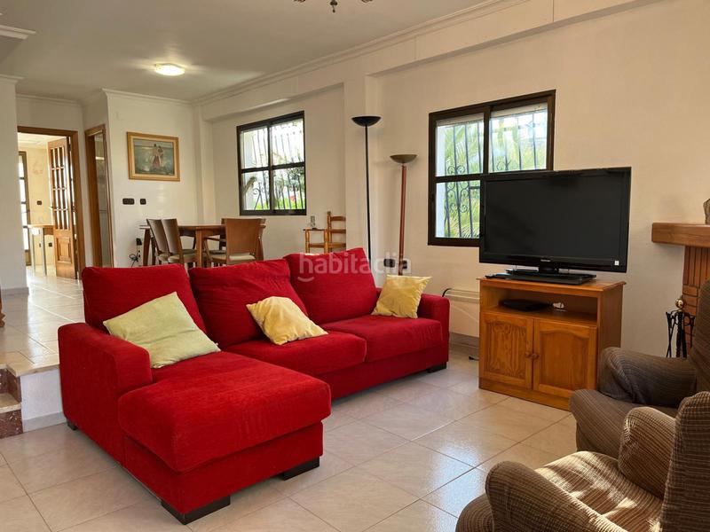 Foto f5a8dc72-89fc-436f-858a-32fa2ed72a51. Maison jumelée avec parking dans Mareny Blau Sueca