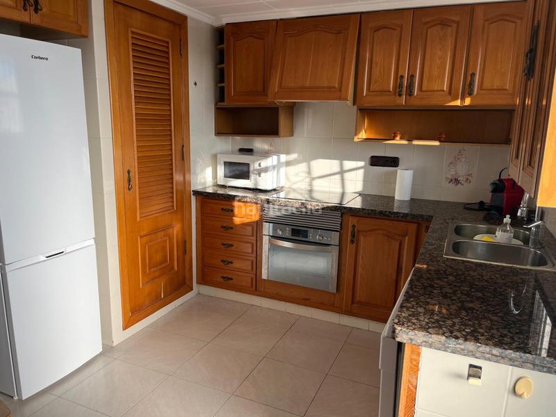 Foto f6217957-da65-4b06-96e2-3e236ed5c29c. Maison jumelée avec parking dans Mareny Blau Sueca