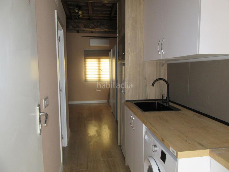 Foto ce4c76d8-d324-4c72-a65e-3bbe64bfbc77. Alquiler piso estudio en alquiler en el centro en Valencia