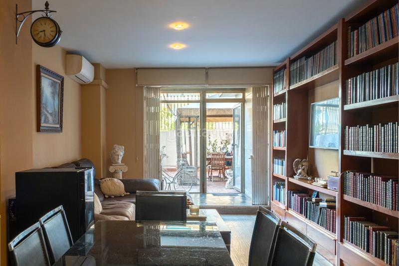 Foto 2253622f-d14a-4275-ad7a-e4451a41c49f. Piso  en venta en ausias march con terraza en Valencia