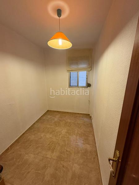 Foto 0454e5d4-787d-4fc6-8f00-238c4f4544ab. Piso vivienda en venta calle finlandia a reformar en Valencia