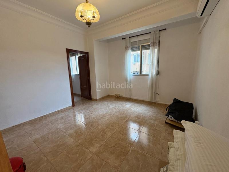 Foto 89f5a973-2cc5-43d5-b230-755cdea8cd1c. Piso vivienda en venta calle finlandia a reformar en Valencia