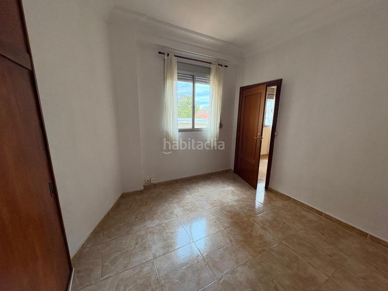 Foto c9913069-1f9c-48bd-a196-b2db797b6aa9. Piso vivienda en venta calle finlandia a reformar en Valencia
