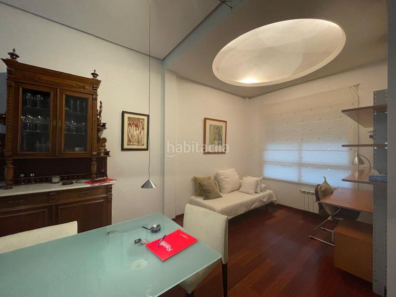 Foto 8f9691c7-1da1-4725-87ed-ab584c5c6f80. Rent flat with heating parking in El Mercat Valencia