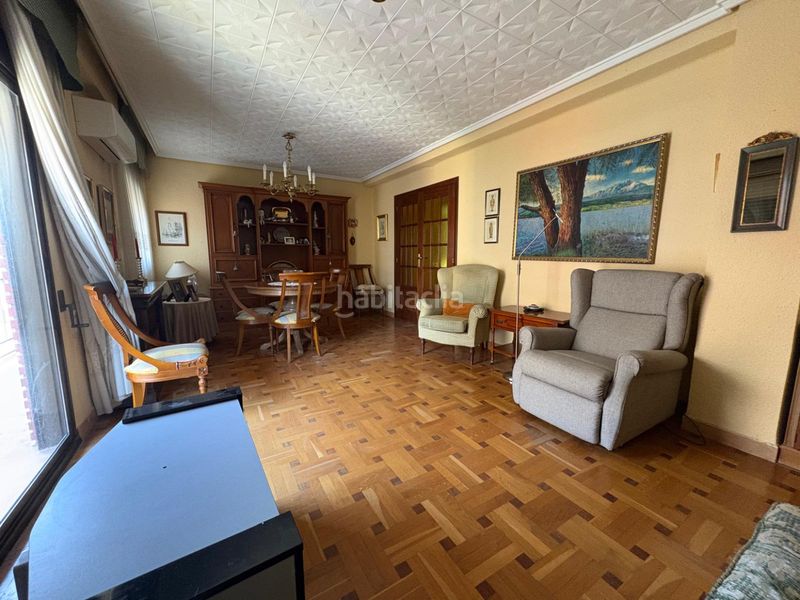 Foto 7541e3e9-6791-4603-bf7a-698c145b9a28. Pis a Mont Olivet Valencia