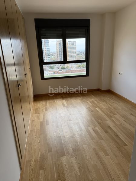 Foto 270d3492-640b-4c4b-b9b6-0c8dd84b9480. Piso luz, espacio y vistas despejadas en el corazón de quatre carreres en Torrent