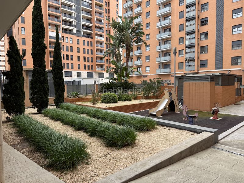 Foto b663ba82-6997-4a49-9321-e2efc87d8b94. Piso luz, espacio y vistas despejadas en el corazón de quatre carreres en Torrent