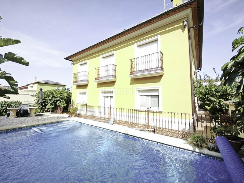 Foto a6c2fdeb-e959-4175-af61-04f32b582085. Xalet amb calefacció aparcament piscina a Centro Pedreguer