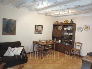 Haus  Carrer vic. Casa per reformar