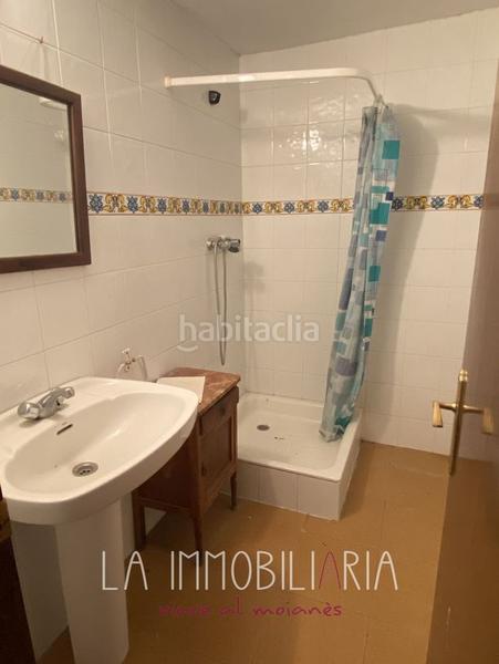 Foto 5ab5e8bf-7da6-44d9-ba0e-cc3b8a1d6b16. Casa en carrer del quadró 26 edificio muy céntrico para reformar en Castellterçol