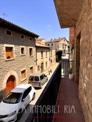 Appartement à Carrer sant llogari 9. Bajos y  primer piso para reformar