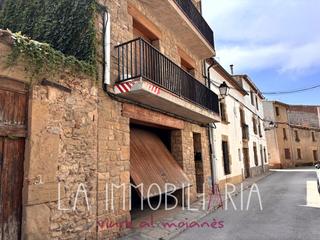 Pis a Carrer sant llogari 9. Bajos y  primer piso para reformar