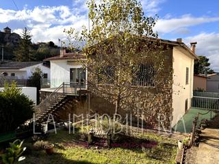 Haus in Carrer rocabruna 14. Casa en venta