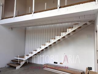 Casa aparellada a Castellterçol. Casa pareada en construcción, buenos acabados