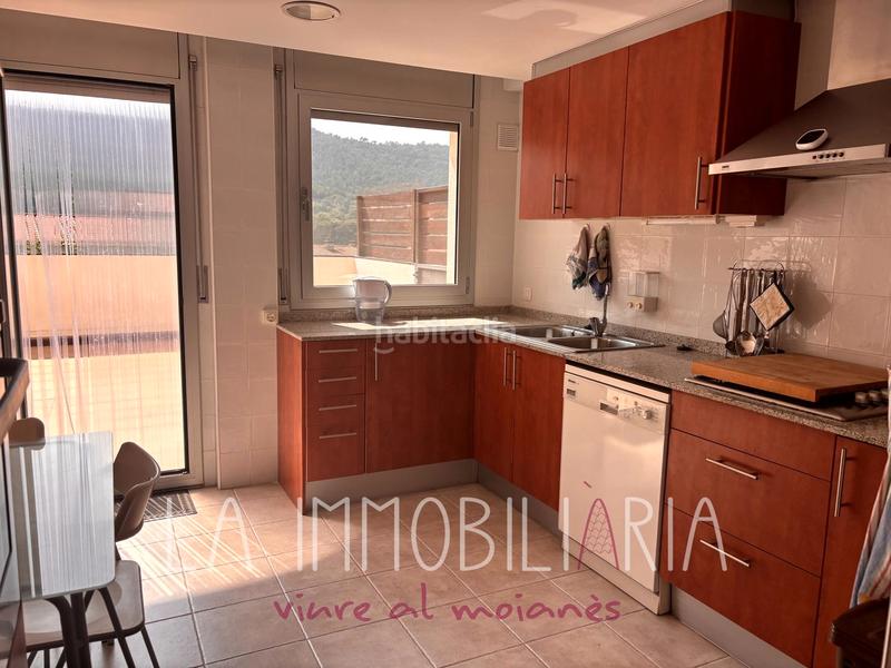 Foto 2f2dd919-5f28-4e0a-a658-57c5e5c71101. Piso en carrer moià 89 excelente planta baja con gran patio privado y acceso a zona comunitaria con piscina en Castellterçol