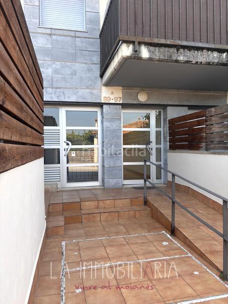 Foto 3fd86eac-0d07-4b21-869c-c36d2c8d59cc. Piso en carrer moià 89 excelente planta baja con gran patio privado y acceso a zona comunitaria con piscina en Castellterçol