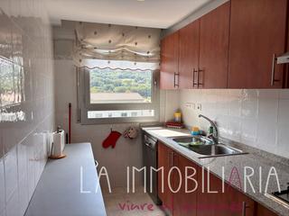 Piso en Carrer moià 89. Amplio piso luminoso con dos terrazask, piscina, parking y trast