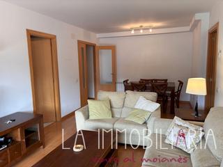 Pis a Carrer moià 89. Amplio piso luminoso con dos terrazask, piscina, parking y trast