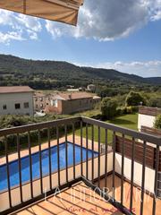 Appartement à Carrer moià 89. Amplio piso luminoso con dos terrazask, piscina, parking y trast