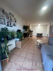 Pis  Carrer moià 89. Pis lluminós, amb piscina comunitària, pàrquing i traster