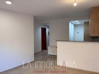 Pis a Carrer d'agnès armengol 7. Piso acogedor planta baja con patio y plaza de parking