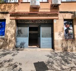 Business premise in Carrer de la Riera d'Horta 38