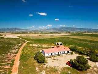 Chalet in N/a. Venta finca (casa de campo) terreno 57.392 m2