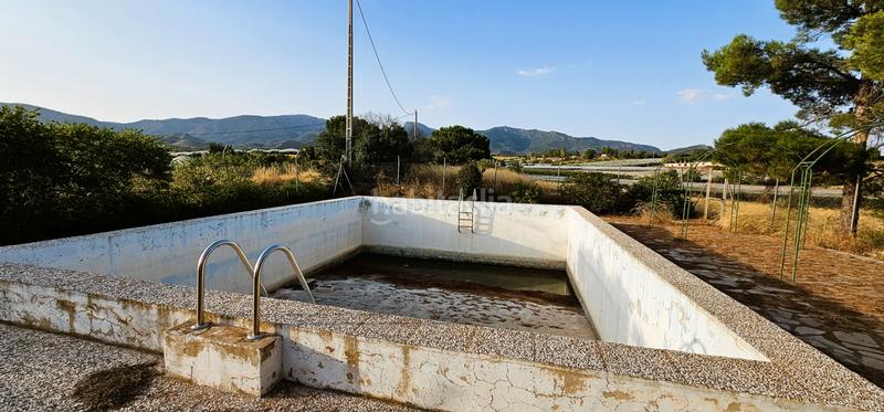 Foto 45f716ff-abce-4f32-aa74-6fab06731c78. Chalet con camino parcheggio piscina in Aledo