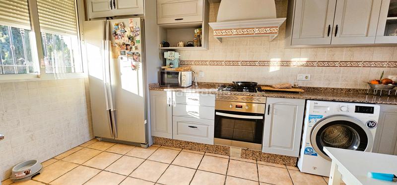 Foto 65250267-76b4-49b2-99c5-f363d79087c0. Chalet con camino parcheggio piscina in Totana