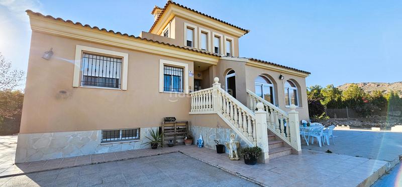 Foto ada0341e-2be3-4d41-8a42-fcded6c95407. Chalet con camino parcheggio piscina in Totana