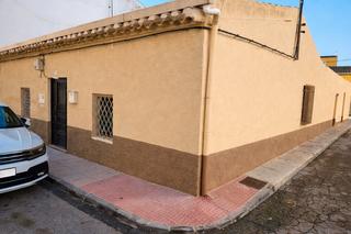 House in Totana. Venta casa (esquina) próxima centro