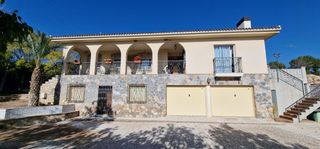 Xalet a Totana. Venta de chalet en la urbanización la charca de totana