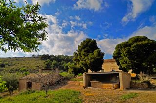 Masia  Lugar sierra. Venta finca + casa rural (las alquerias- totana) pozo de riego