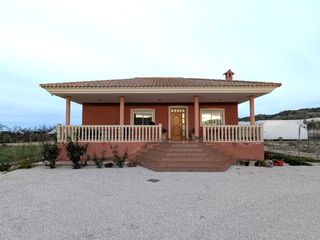 Xalet a Totana. Venta de vivienda con parcela en la huerta de totana