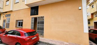 Planta baja en Calle sierra de la muela 1. Venta piso (planta baja) 2 plazas de garaje