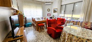 Appartamento in Alhama de Murcia Ciudad. Venta piso (zona ambulatorio) semi- amueblado
