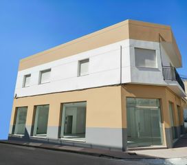Semi detached house in Totana. Venta casa + local (zona parral) esquina