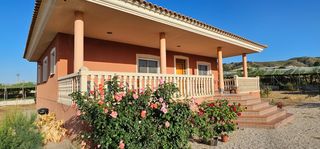 Xalet a Totana. Venta de vivienda con parcela en la huerta de totana